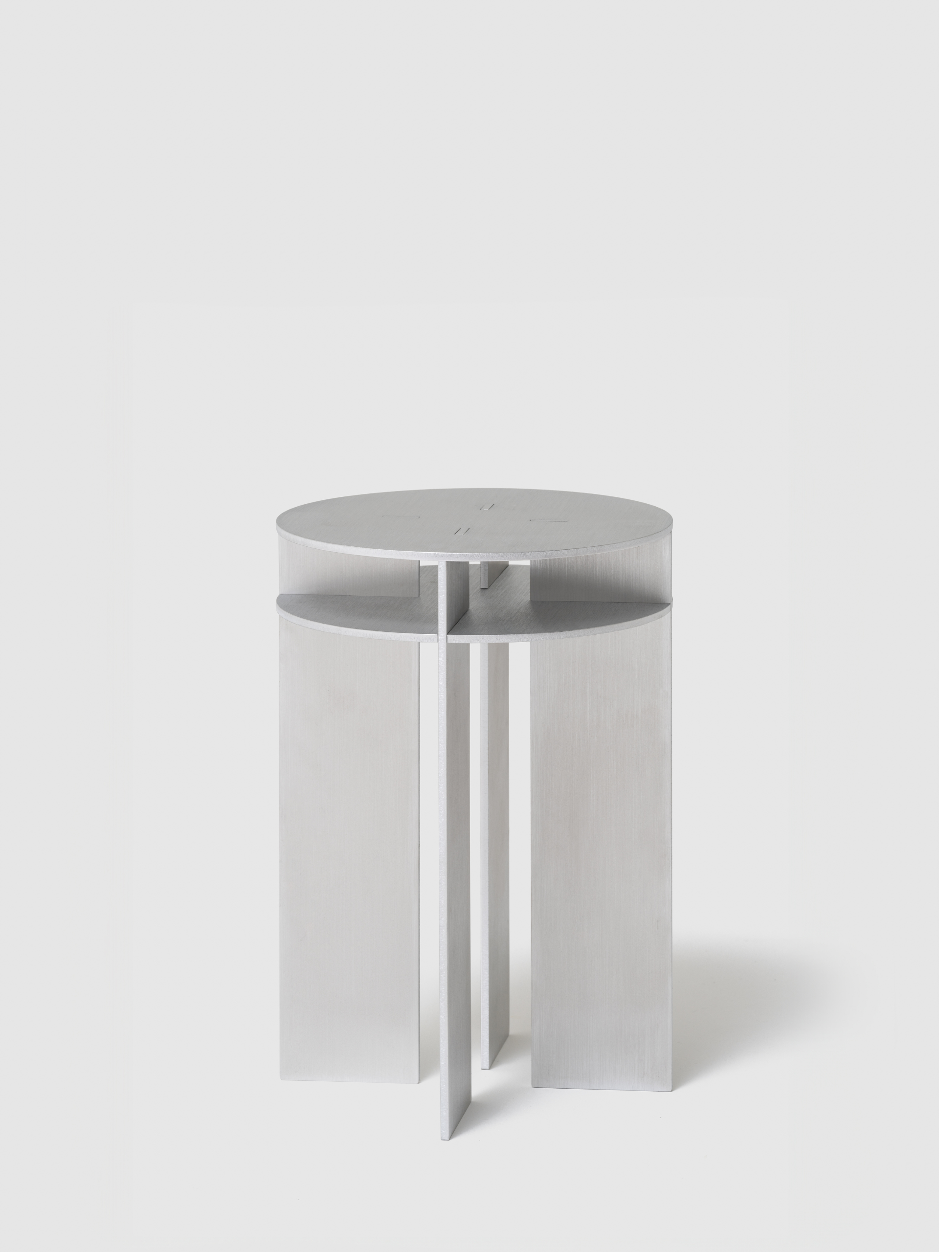 NM13 by NM3: the designer stool with double-disc aluminium geometry