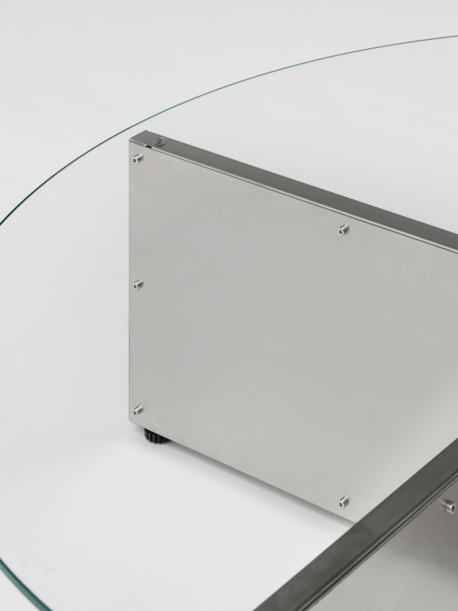 NM19 by NM3: a modern coffee table where steel structure meets glass